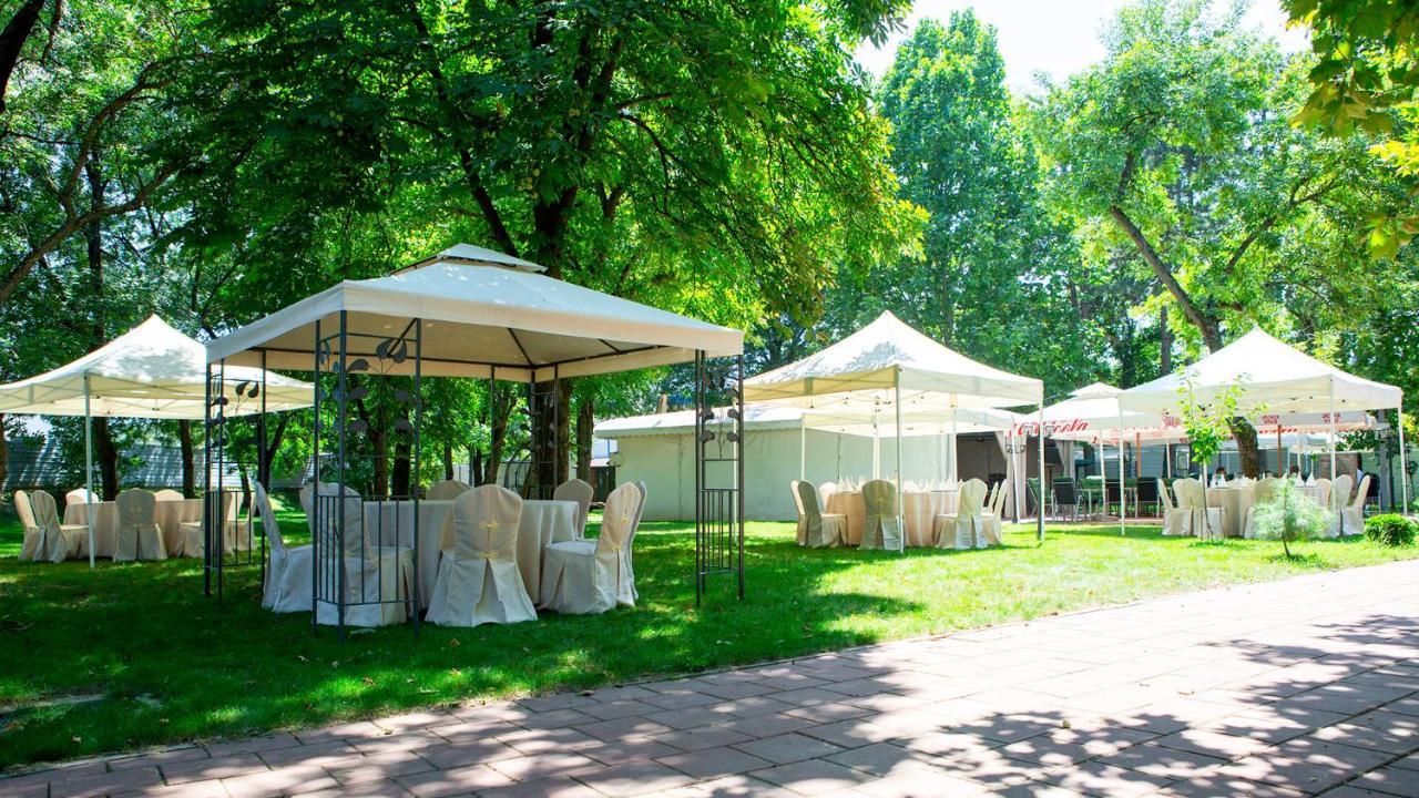 Wing Club Hotel Jagodina Extérieur photo