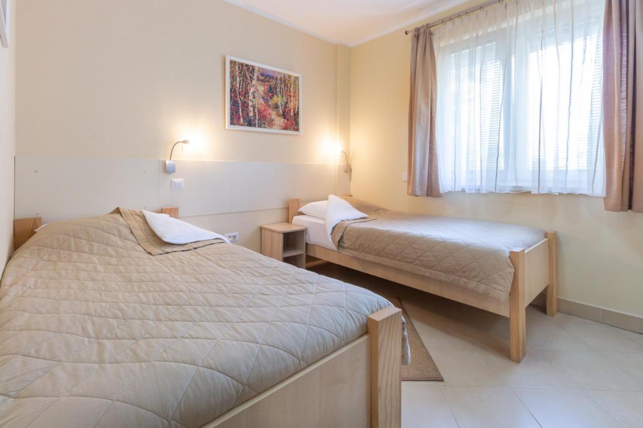 Wing Club Hotel Jagodina Extérieur photo