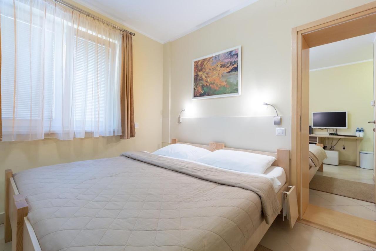 Wing Club Hotel Jagodina Extérieur photo